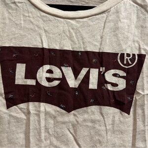 Levi’s tee